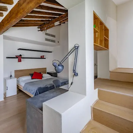 Quiet Designer Flat With Private Rooftop Terrace * 佛罗伦萨