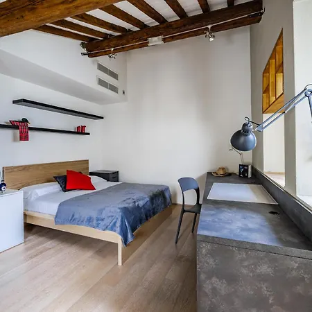 Quiet Designer Flat With Private Rooftop Terrace