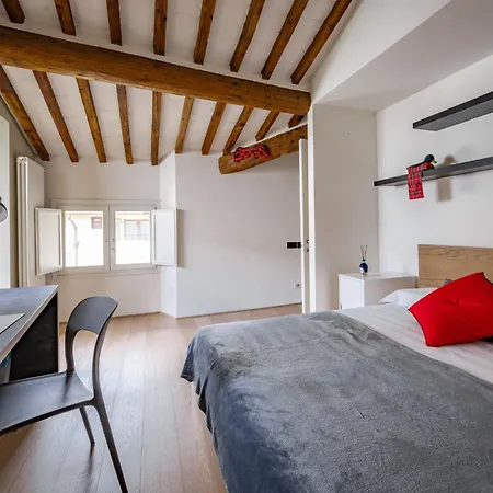 Quiet Designer Flat With Private Rooftop Terrace * 佛罗伦萨