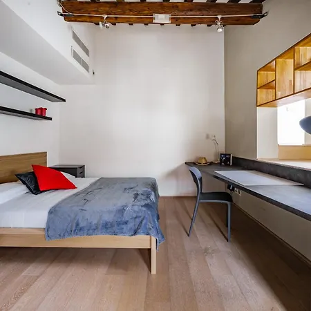 Quiet Designer Flat With Private Rooftop Terrace 公寓