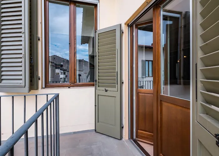 Quiet Designer Flat With Private Rooftop Terrace شقة *