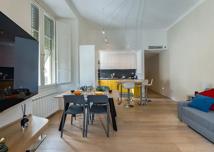 Quiet Designer Flat With Private Rooftop Terrace Florence