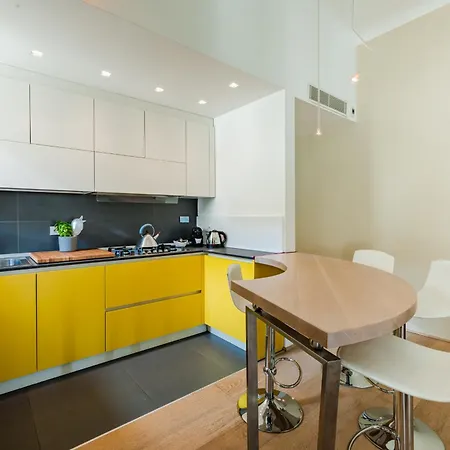 Quiet Designer Flat With Private Rooftop Terrace *