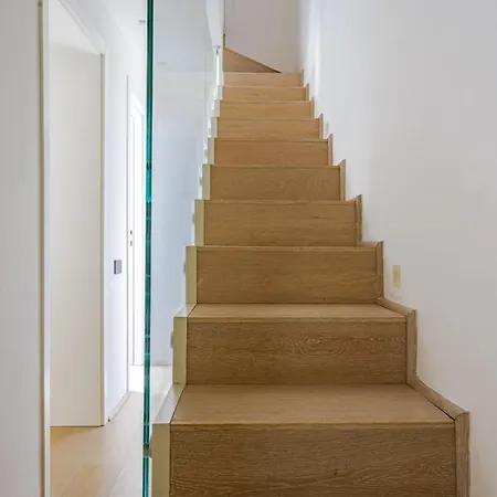 Quiet Designer Flat With Private Rooftop Terrace