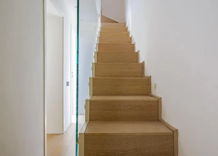 Quiet Designer Flat With Private Rooftop Terrace