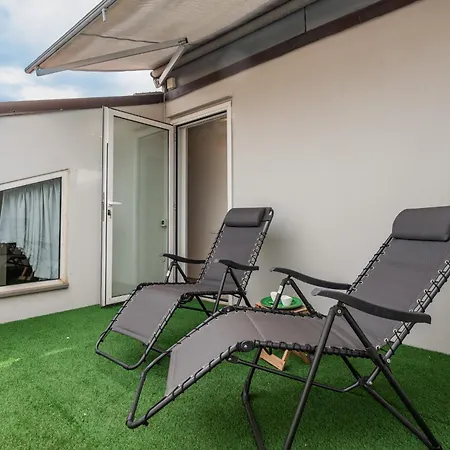 Quiet Designer Flat With Private Rooftop Terrace Appartamento