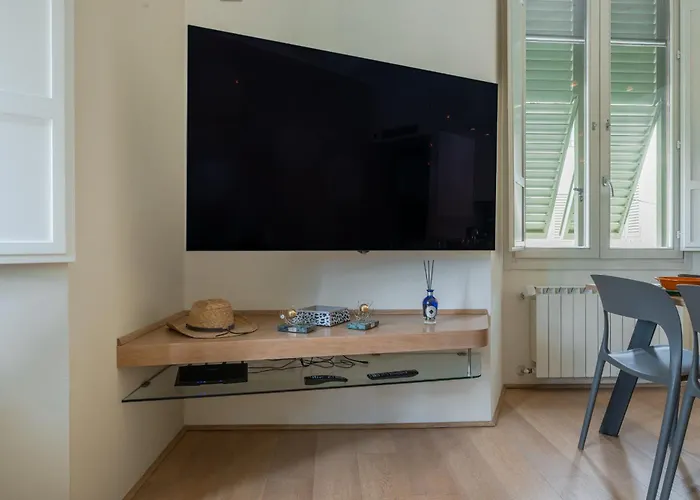 Quiet Designer Flat With Private Rooftop Terrace Firenze